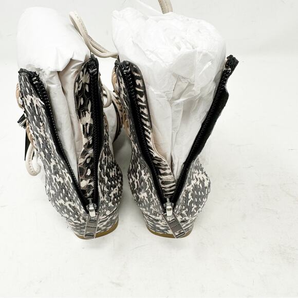 COACH Via Demi Wedge Sandals Chalk NWT in Size 5 - Picture 6 of 10